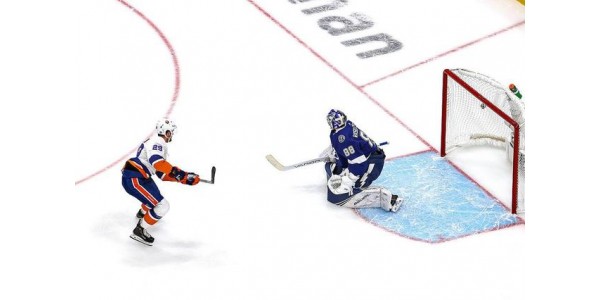 New York Islanders betreten hartnäckig das NHL-Halbfinale
